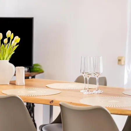 דירה Albglueck 2 Hechingen, 3 Schlafzimmer, 1-7 Personen, Burg 5 Km הכינגן